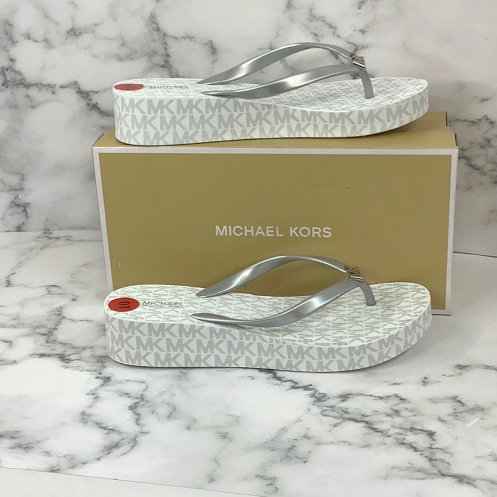 NWOT- Michael Kors- Flip Flop